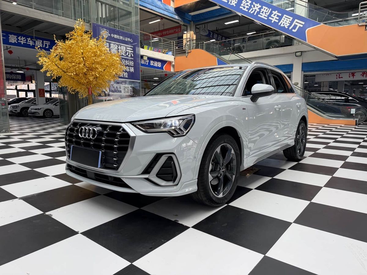 Audi 奥迪Q3, 2022 г., белый, 23 000 км