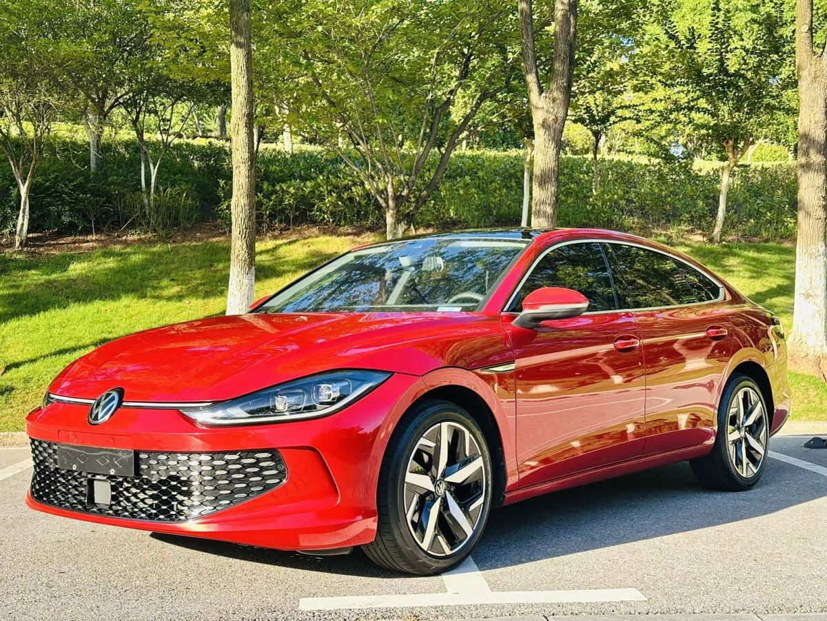 Volkswagen Lamando, 2023 г., красный / фиолетовый, 39 000 км Volkswagen Lamando 2023 Lamando L 280TSI DSG комплектация «Кула»