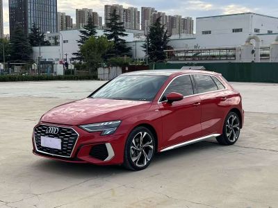 Audi A3, 2023 г., красный / фиолетовый, 25 240 км