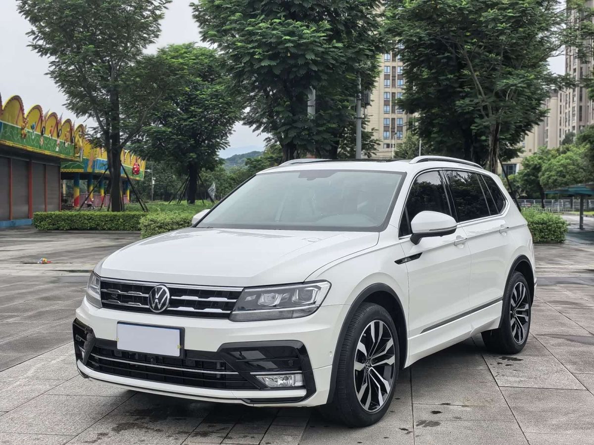 Volkswagen Tiguan L 2021 330TSI автомат одна ведущая ось R-Line комплектация «Юэсян»