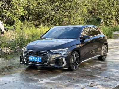 Audi A3, 2022 г., серебристый / серый, 39 000 км Audi A3, 2022 г., серебристый / серый, 42 000 км