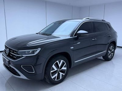 Volkswagen Tayron, 2023 г., белый, 48 000 км Volkswagen Tayron 2023 280TSI одна ведущая ось комплектация «Люкс Plus», исполнение «Цзиньцзе»