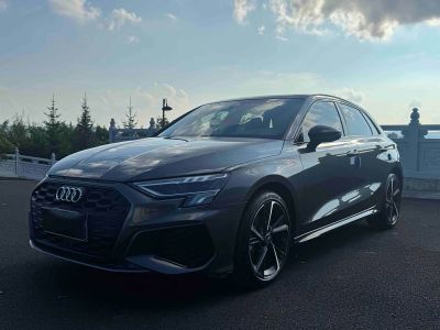 Audi A3, 2022 г., серебристый / серый, 39 000 км Audi A3, 2022 г., серебристый / серый, 39 000 км