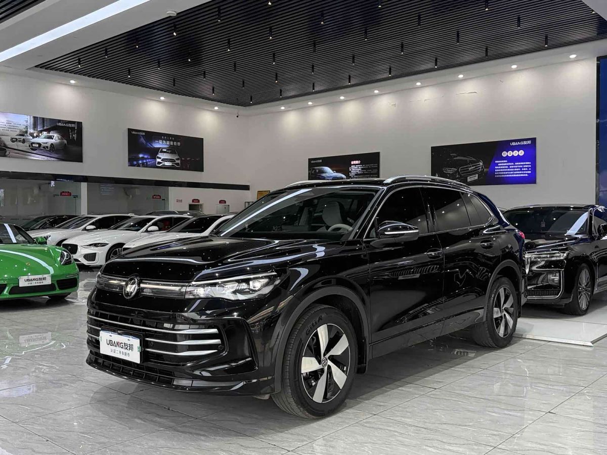 Volkswagen Tiguan L, 2025 г., чёрный, 7 000 км Volkswagen Tiguan L 2024 PRO 330TSI одна ведущая ось комплектация «Чжисин»