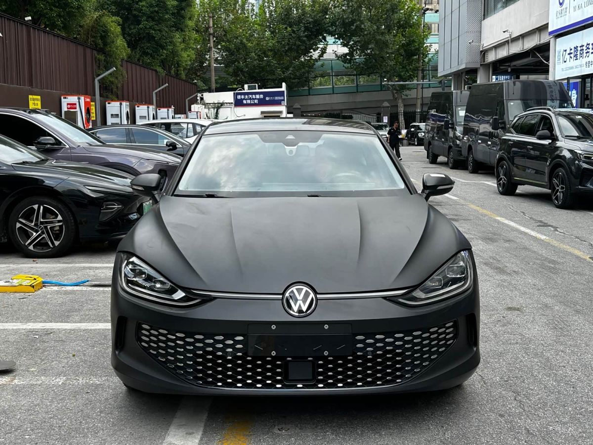 Volkswagen Lamando, 2022 г., серебристый / серый, 80 000 км Volkswagen Lamando 2022 Lamando L 280TSI DSG комплектация «Жэла»