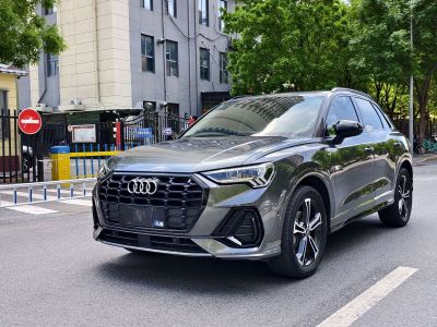 Audi Q3, 2021 г., белый, 72 100 км Audi 奥迪Q3, 2021 г., серебристый / серый, 16 000 км