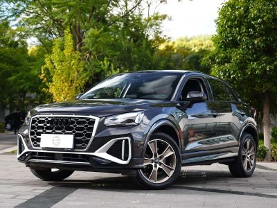 Audi Q2L, 2024 г., белый, 48 000 км Audi 奥迪Q2L, 2024 г., серебристый / серый, 26 000 км
