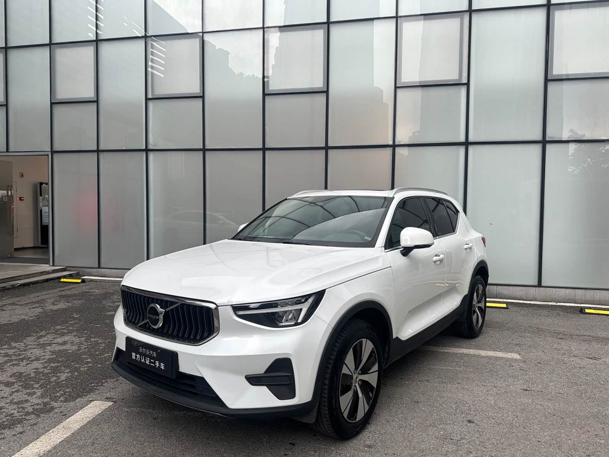 Volvo 沃尔沃XC40, 2024 г., белый, 54 000 км Volvo 沃尔沃XC40, 2024 г., белый, 54 000 км