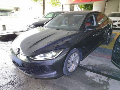 Volkswagen Lamando, 2023 г., серебристый / серый, 50 000 км Volkswagen Lamando 2023 Lamando L 280TSI DSG комплектация «Сюаньла»