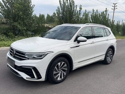 Volkswagen Tiguan L PHEV, 2022 г., белый, 44 800 км Volkswagen Tiguan L подключаемый гибрид 2022 430PHEV подключаемый гибрид Флагман