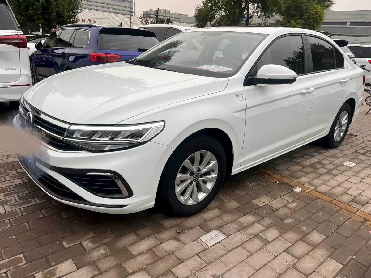 Volkswagen Bora 2023 1.5L автомат Чансин ограниченная серия