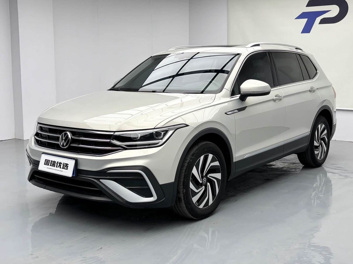 Volkswagen Tiguan L 2023 280TSI автомат одна ведущая ось ограниченная серия «Чаочуан»