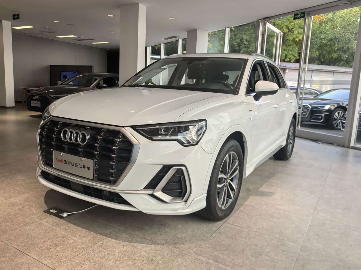 Audi 奥迪Q3, 2023 г., белый, 58 000 км