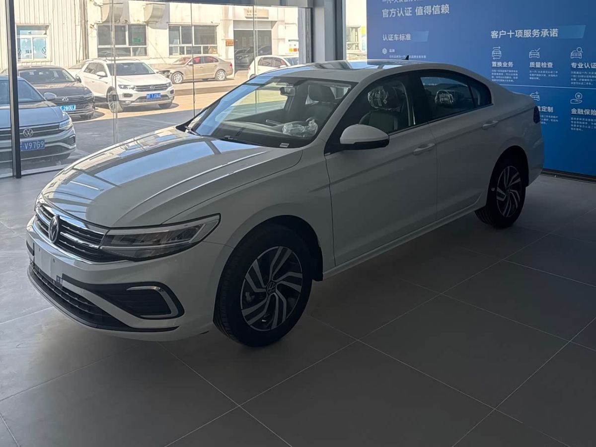 Volkswagen Bora, 2026 г., белый, 100 км Volkswagen Bora 2026 200TSI DSG комплектация «Юэсин Навигация»