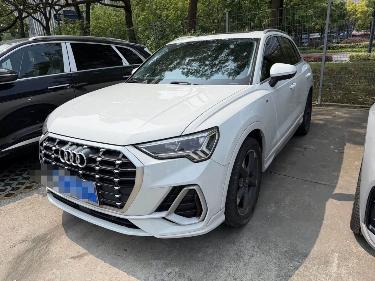 Audi 奥迪Q3, 2022 г., белый, 28 000 км