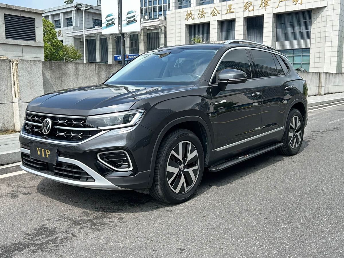 Volkswagen Tayron 2023 330TSI одна ведущая ось комплектация «Люкс Plus», исполнение «Цзиньцзе»