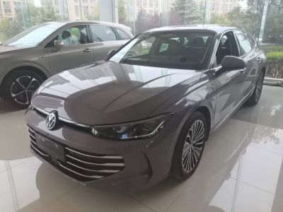 Volkswagen Passat, 2024 г., красный / фиолетовый, 35 100 км Volkswagen Passat 2025 Pro 380TSI Лунцзунь версия
