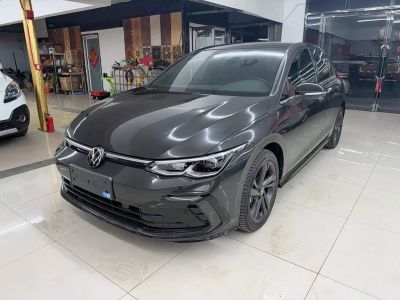 Volkswagen Golf, 2024 г., серебристый / серый, 55 600 км Volkswagen Golf 2023 обновлённая версия 280TSI DSG R-Line