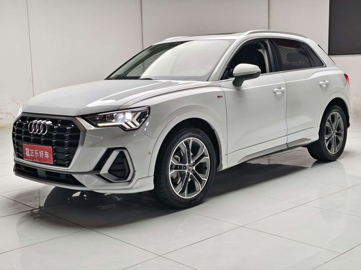 Audi Q3, 2021 г., белый, 77 100 км Audi 奥迪Q3, 2021 г., белый, 77 100 км