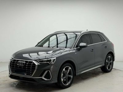 Audi Q3, 2023 г., серебристый / серый, 28 000 км Audi 奥迪Q3, 2023 г., серебристый / серый, 34 000 км