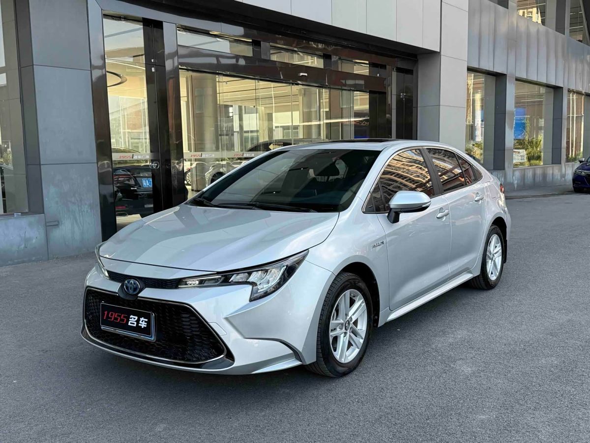 Toyota Levin, 2022 г., серебристый / серый, 18 000 км