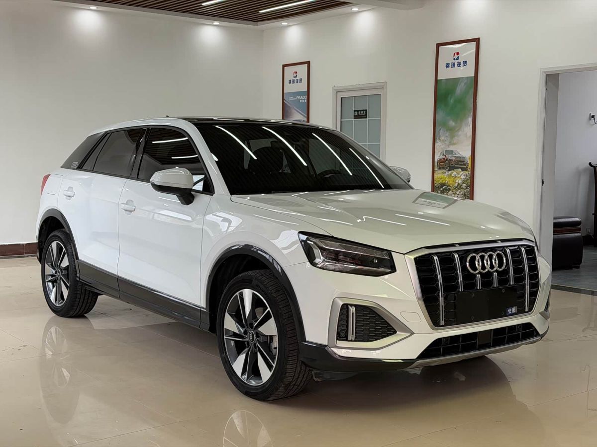 Audi Q2L, 2022 г., белый, 31 000 км Audi 奥迪Q2L, 2022 г., белый, 31 000 км