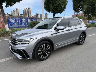 Volkswagen Tiguan L, 2021 г., белый, 58 000 км Volkswagen Tiguan L 2021 330TSI автомат одна ведущая ось R-Line комплектация «Юэсян»
