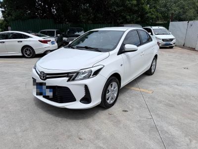 Toyota Vios FS, 2023 г., белый, 17 000 км Toyota Vios, 2021 г., белый, 61 000 км