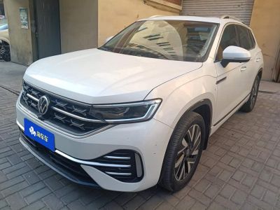 Volkswagen Tayron, 2023 г., белый, 31 400 км Volkswagen Tayron 2023 380TSI полный привод R-Line исполнение «Гаонэн»