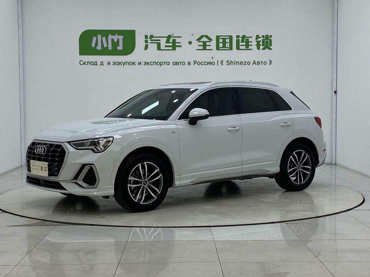 Audi Q3, 2022 г., белый, 15 000 км Audi 奥迪Q3, 2022 г., белый, 15 000 км