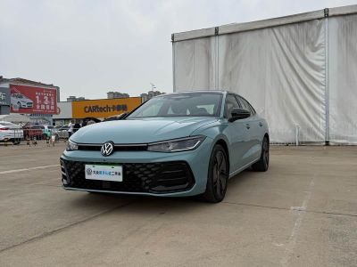 Volkswagen Passat, 2024 г., серебристый / серый, 8 700 км Volkswagen Passat 2025 Pro 380TSI исполнение «Звёздное небо» Лунцзунь версия