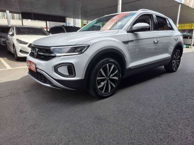 Volkswagen T-Roc, 2023 г., белый, 30 000 км Volkswagen T-Roc 2023 280TSI DSG одна ведущая ось Шигуан версия