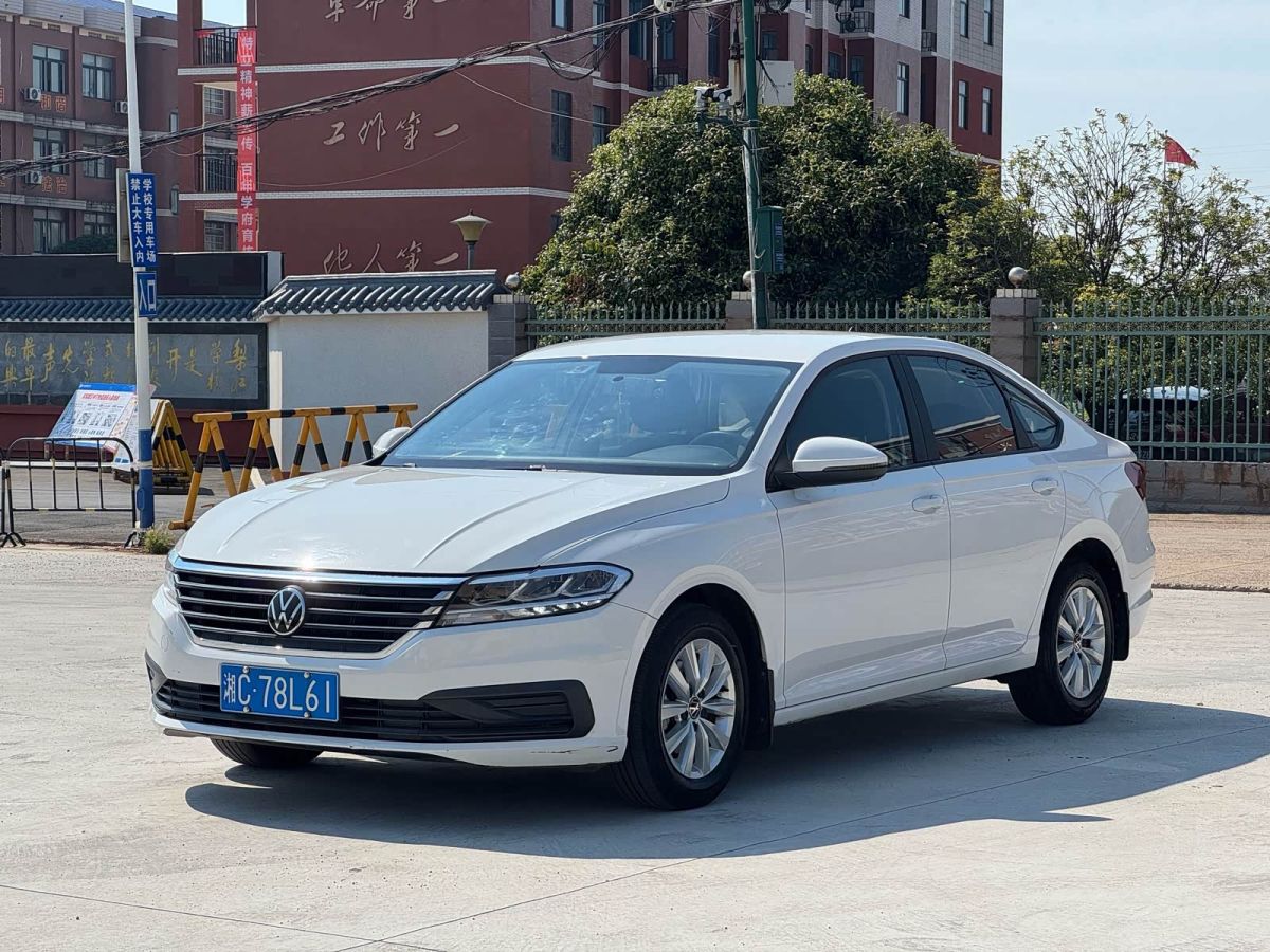 Volkswagen Lavida, 2022 г., белый, 48 000 км Volkswagen Lavida 2022 1.5L автомат комплектация «Стиль»