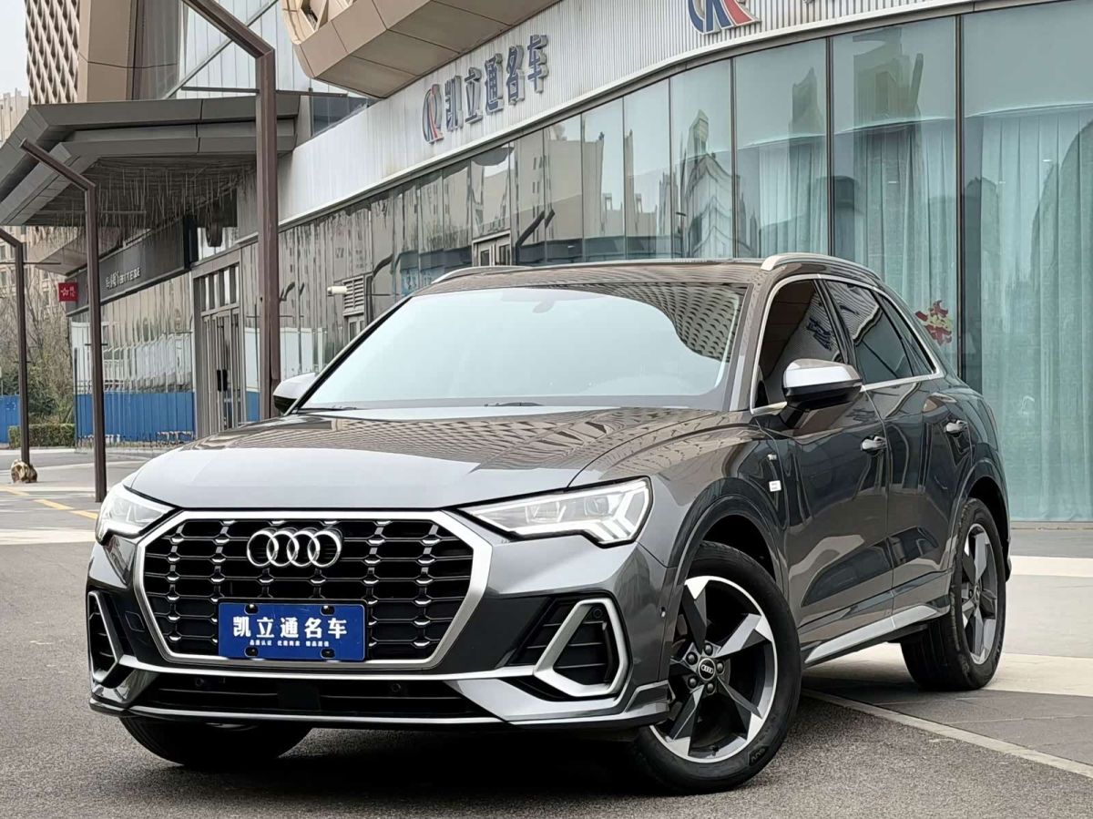 Audi 奥迪Q3, 2023 г., чёрный, 49 000 км