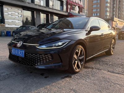 Volkswagen Lamando, 2022 г., серебристый / серый, 33 000 км Volkswagen Lamando 2022 Lamando L 280TSI DSG комплектация «Кула»
