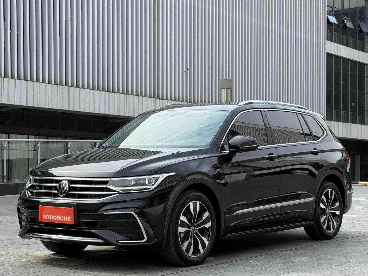 Volkswagen Tiguan L, 2025 г., чёрный, 10 000 км Volkswagen Tiguan L 2025 исполнение «Чучжун» 330TSI автомат одна ведущая ось R-Line Лунъяо версия