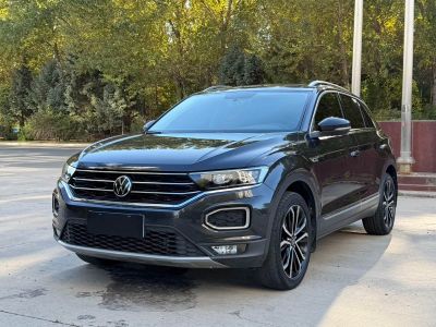 Volkswagen T-Roc, 2022 г., чёрный, 39 000 км Volkswagen T-Roc 2022 280TSI DSG одна ведущая ось Комфорт PLUS