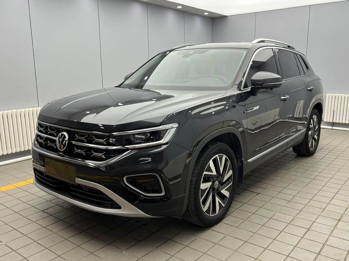 Volkswagen Tayron, 2023 г., чёрный, 52 000 км Volkswagen Tayron 2023 280TSI одна ведущая ось комплектация «Люкс Plus», исполнение «Цзиньцзе»