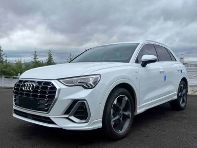 Audi Q3, 2022 г., белый, 44 000 км Audi 奥迪Q3, 2022 г., белый, 44 000 км