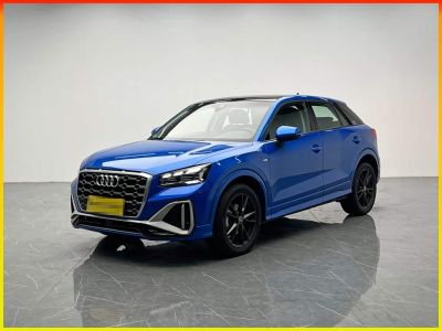 Audi Q2L, 2022 г., серебристый / серый, 65 000 км Audi 奥迪Q2L, 2022 г., синий, 57 000 км