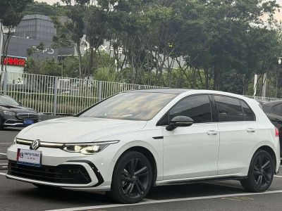 Volkswagen Golf, 2023 г., белый, 14 000 км Volkswagen Golf 2023 обновлённая версия 280TSI DSG R-Line Lite