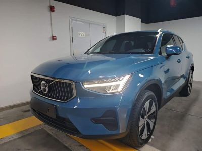 Volvo 沃尔沃XC40, 2024 г., белый, 71 000 км Volvo 沃尔沃XC40, 2024 г., синий, 79 100 км