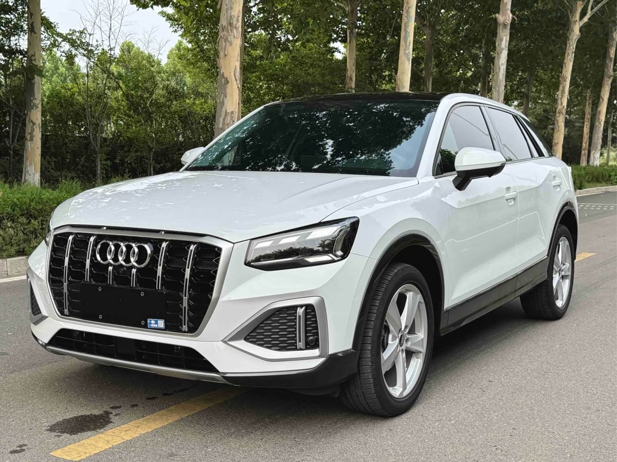 Audi Q2L, 2022 г., белый, 20 000 км Audi 奥迪Q2L, 2022 г., белый, 20 000 км