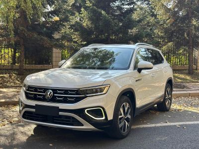 Volkswagen Tayron, 2023 г., белый, 31 400 км Volkswagen Tayron 2023 280TSI одна ведущая ось комплектация «Люкс Plus», исполнение «Цзиньцзе»