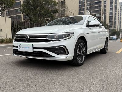 Volkswagen Bora, 2023 г., шампань / коричневый, 40 000 км Volkswagen Bora 2023 300TSI DSG комплектация «Цзуньсин»