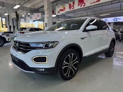 Volkswagen T-Roc, 2022 г., белый, 28 000 км Volkswagen T-Roc 2022 280TSI DSG одна ведущая ось Комфорт PLUS