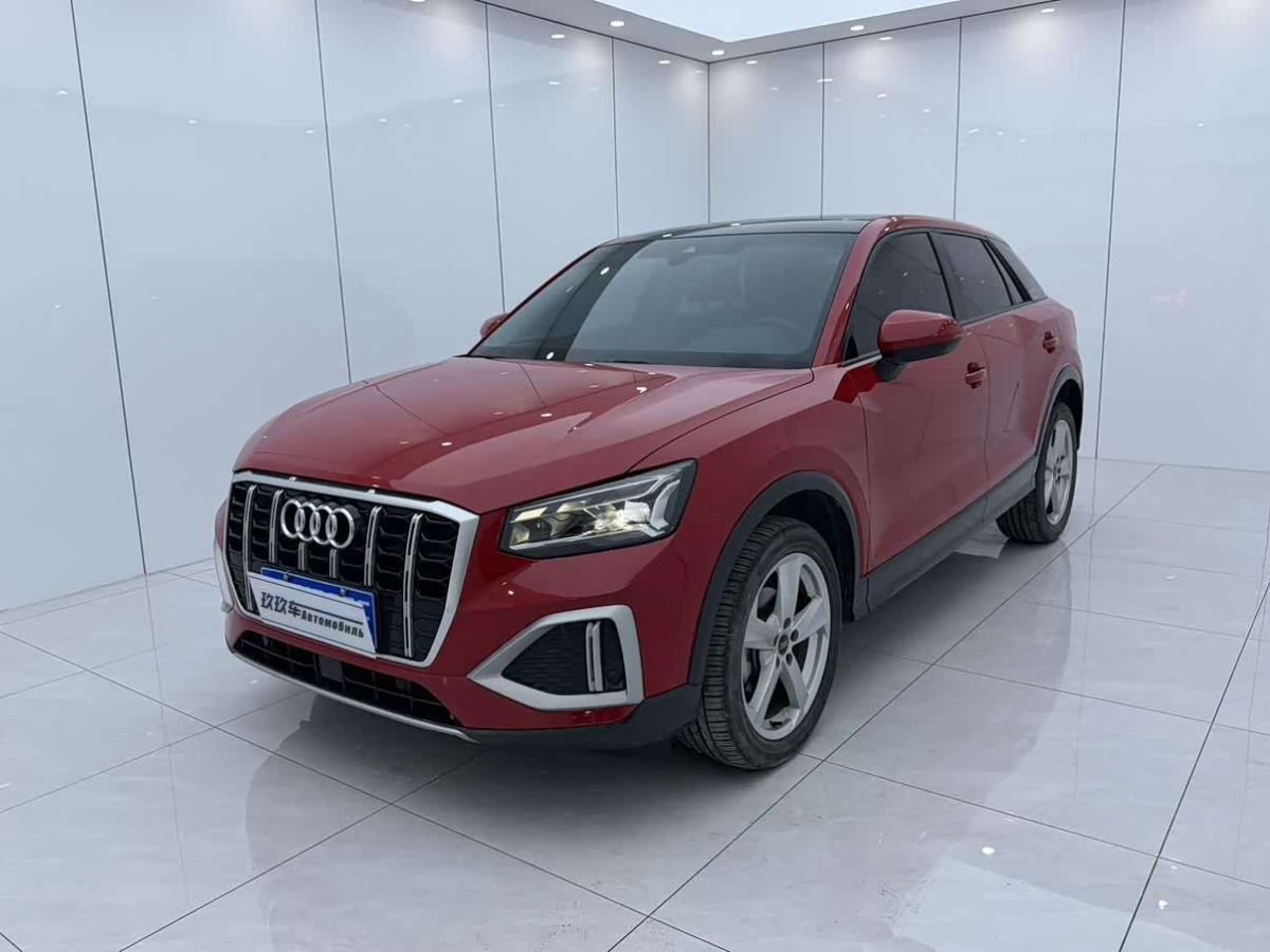 Audi Q2L, 2022 г., красный / фиолетовый, 29 000 км Audi 奥迪Q2L, 2022 г., красный / фиолетовый, 29 000 км
