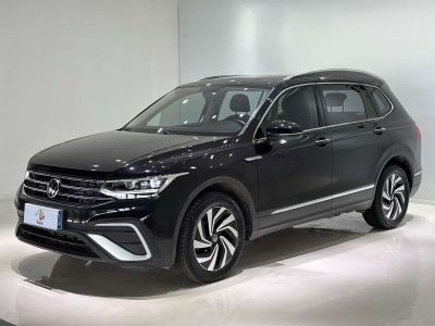 Volkswagen Tiguan L, 2023 г., чёрный, 48 000 км Volkswagen Tiguan L 2023 280TSI автомат одна ведущая ось ограниченная серия «Чаочуан»