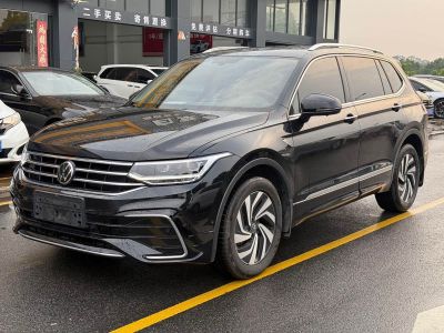 Volkswagen Tiguan L, 2024 г., чёрный, 30 000 км Volkswagen Tiguan L 2024 исполнение «Чучжун» 330TSI автомат одна ведущая ось R-Line Лунъяо версия