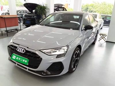 Audi A3, 2026 г., серебристый / серый, 100 км